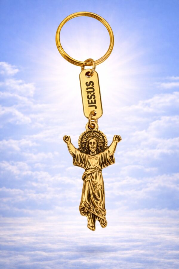 Resurrección Dorada: Llavero de Fe y Victoria