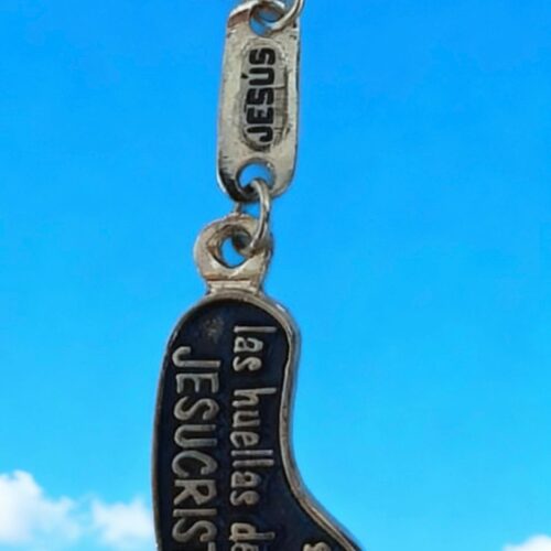 Llavero "Camino de Fe: Huellas de Jesucristo"