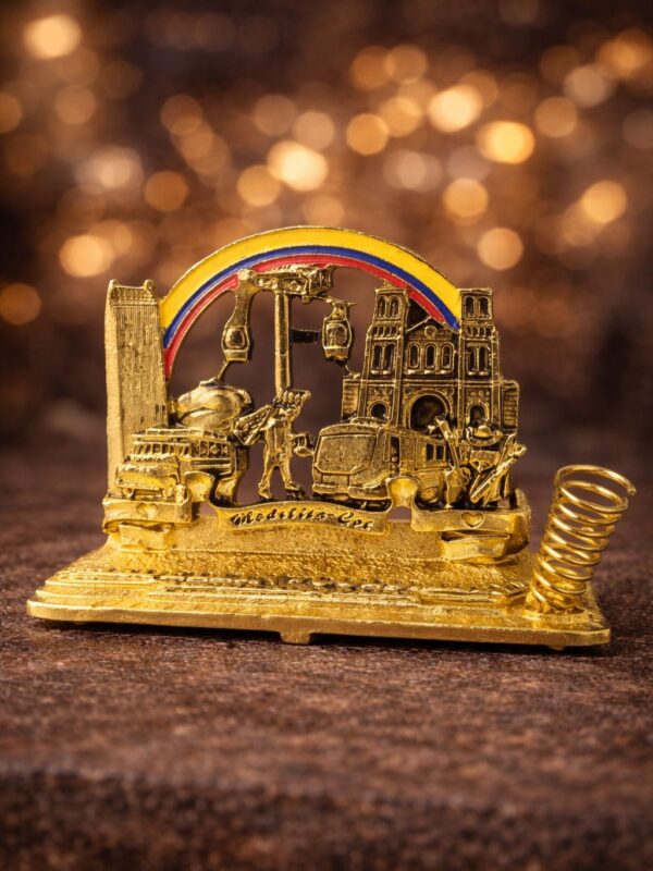 Cuidad Paisa Arcoíris Pisapapel