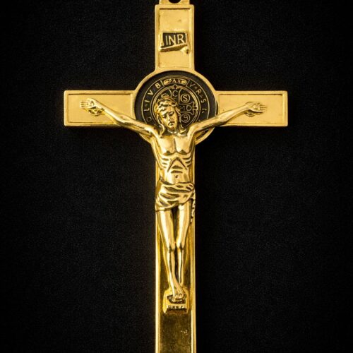 Crucifijo de San Benito "Protección Imperial"